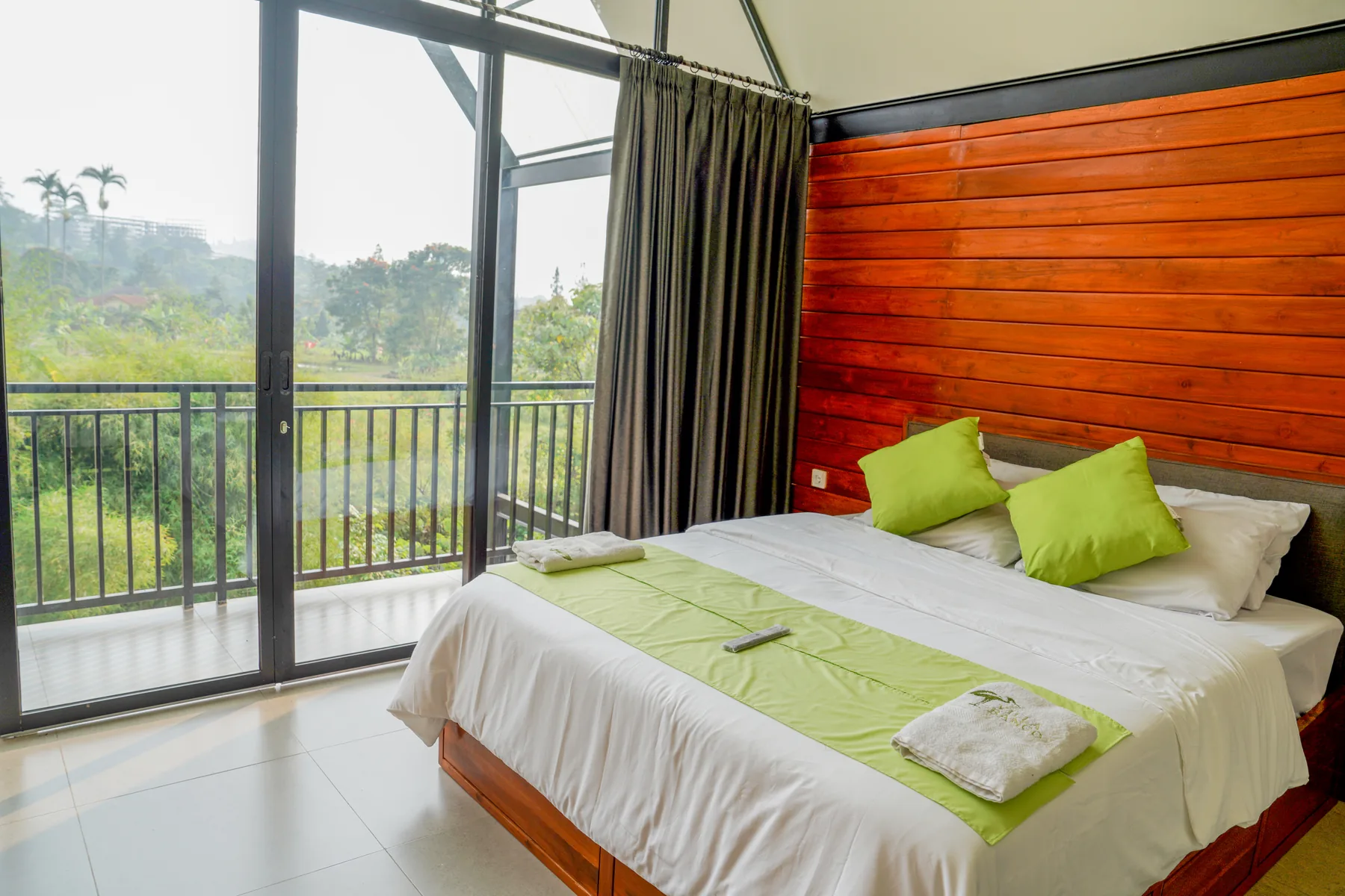 Interior dua lantai Bango Cabin